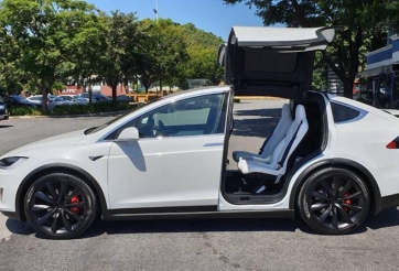 Siêu SUV điện Tesla Model X P100D đầu tiên về Việt Nam trong 2019