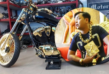 Đại gia đeo 13kg vàng Phúc XO chi 10 tỉ tậu 3 xe phân khối lớn dát vàng