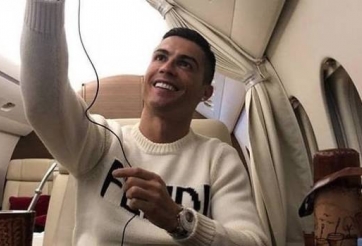 Ronaldo bị chỉ trích khi selfie thời điểm cầu thủ Cardiff gặp nạn