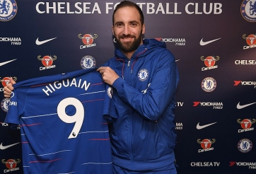 Chính thức: Chelsea nổ 'bom tấn' Higuain