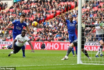 VIDEO: Sanchez đánh đầu mở tỷ số cho Tottenham