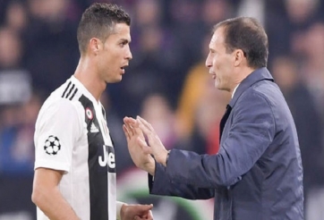 VIDEO: Ronaldo hét lớn phản đối HLV Allegri
