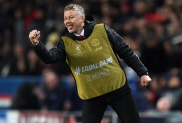 Vì sao HLV Solskjaer mặc áo tập chỉ đạo MU đánh bại PSG?