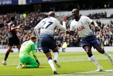 Video: Moura dứt điểm trái phá tung lưới Huddersfield