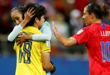 'Chẳng có gì phải thương cảm cho tuyển nữ Thái Lan'