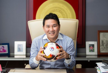 Tỷ phú Việt Nam tiếp lửa cho đội nhà tại Champions League