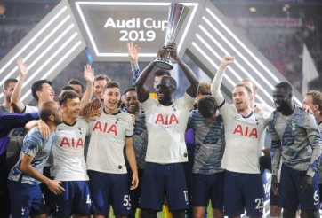 Hạ Bayern ở loạt 'đấu súng', Tottenham vô địch Audi Cup 