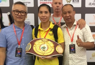 Hạ gục nhà vô địch Trung Quốc, bà mẹ trẻ Việt Nam làm nên lịch sử