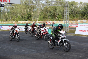 Honda tổ chức đua xe tại Bình Dương dịp đầu năm mới 2017