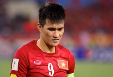 Vợ Công Vinh bức xúc vì chồng không được mời dự QBV 2016