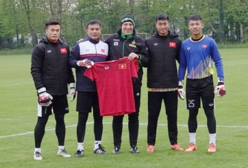 HLV U23 M’gladbach chỉ ra điểm yếu của thủ môn U20 Việt Nam