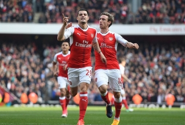 Arsenal níu kéo hy vọng top 4 sau trận thắng MU