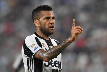 Dani Alves trên đường gia nhập Premier League?