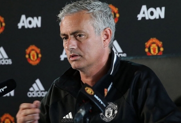 HLV Mourinho tiết lộ 3 vị trí Man Utd cần mua thêm