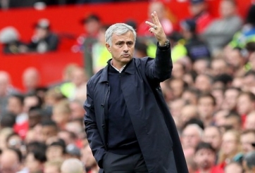 Mourinho lần thứ 3 hỏi mua, MU sắp có tân binh chất lượng