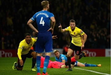 Hàng thủ mắc lỗi, Arsenal lại nhận thất bại đau đớn