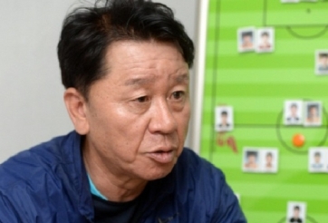 Tuấn Anh trở lại, HLV Chung Hae Seong ngồi ghế nóng