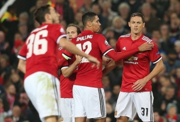 Hạ Benfica, MU củng cố ngôi đầu bảng