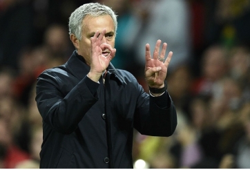 HLV Mourinho chốt 4 mục tiêu ở phiên chợ Đông