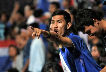 CĐV Thái để lại hình ảnh đáng lưu tâm sau trận thua U23 VN