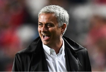 HLV Mourinho yêu cầu, BLĐ MU lập tức chiêu mộ sao Dortmund 