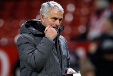 HLV Mourinho trả giá đắt vì chuỗi phong độ kém cỏi của MU