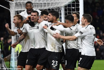 Ragnar Klavan tỏa sáng, Liverpool san bằng điểm số với MU