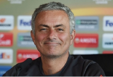 Bom tấn thứ 3 Ngoại hạng Anh phát nổ do Man Utd giật dây