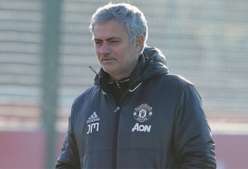 HLV Mourinho xác nhận 2 cầu thủ có thể ra đi