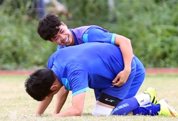 Xuân Trường: NHM không cần phải ‘ném đá’ Công Phượng