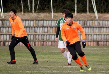 Xuân Trường lần đầu đá chính, Gangwon bị cầm hòa