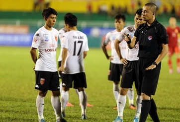 Đại diện VFF lên tiếng về tình huống phạt đền của Long An