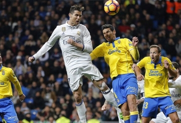 Siêu nhân Ronaldo giúp Real thoát thua, Barca thắng hủy diệt