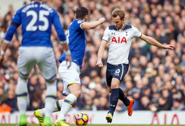 Kane lập cú đúp, Tottenham thắng kịch tính Everton