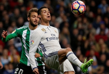 Giúp Real trở lại ngôi đầu, CR7 lập kỷ lục ‘khủng’