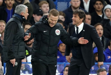 HLV Mourinho ‘đá đểu’ trọng tài sau thất bại của M.U