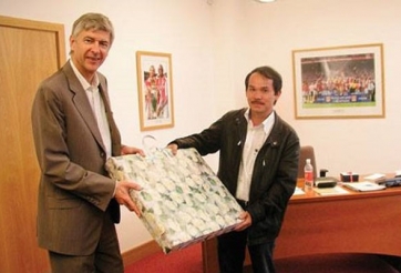 Bầu Đức đưa HLV Wenger về dẫn dắt ĐTVN