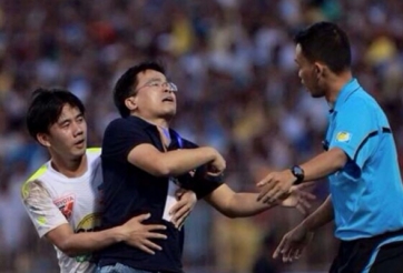 HAGL ra dẫn chứng kiện trọng tài, Giggs chỉ trích MU vì Ibra