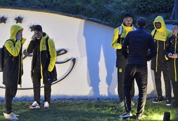NÓNG: UEFA, FIFA lên tiếng vụ xe bus Dortmund bị đánh bom