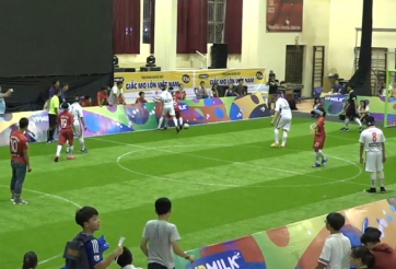 HAGL thua đậm trong ngày Công Phượng làm thủ môn