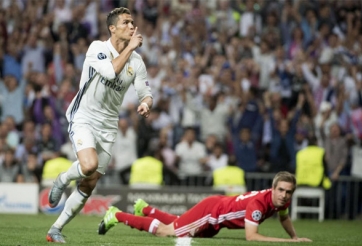 Ronaldo nói gì sau cú hat-trick vào lưới Bayern Munich?