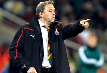 Tân HLV Thái Lan:Bị sa thải vì thua Việt Nam, từ chối FLC TH