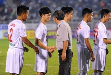 Bầu Đức hứa điều đặc biệt với cầu thủ HAGL Arsenal JMG