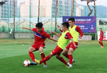 Trực thăng chiến đấu, vệ sĩ bảo vệ buổi tập của U20 Việt Nam