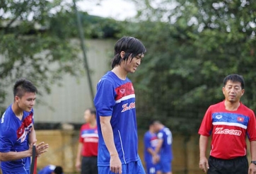 Công Phượng, Tuấn Anh 'hành xác' trong ngày đầu đạp cỏ