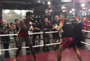 Cao thủ đi cùng Flores giao đấu với võ sĩ Việt Nam