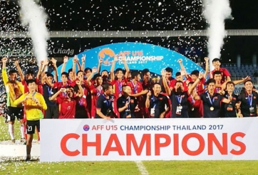Thắng kịch tính 11m trước Thái Lan, U15 Việt Nam vô địch ĐNÁ