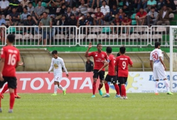 Bỏ lỡ liên tiếp, HAGL nhận thất bại trước Long An