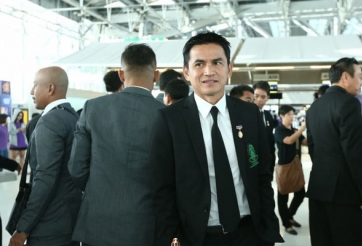 Từ chối đến Việt Nam, Kiatisak đã có bến đỗ mới