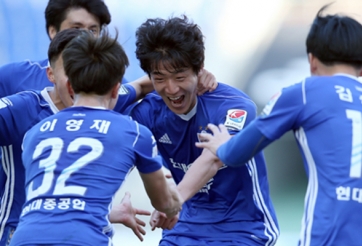 Ulsan Huyndai mang hàng loạt sao đội tuyển đấu U23 Việt Nam